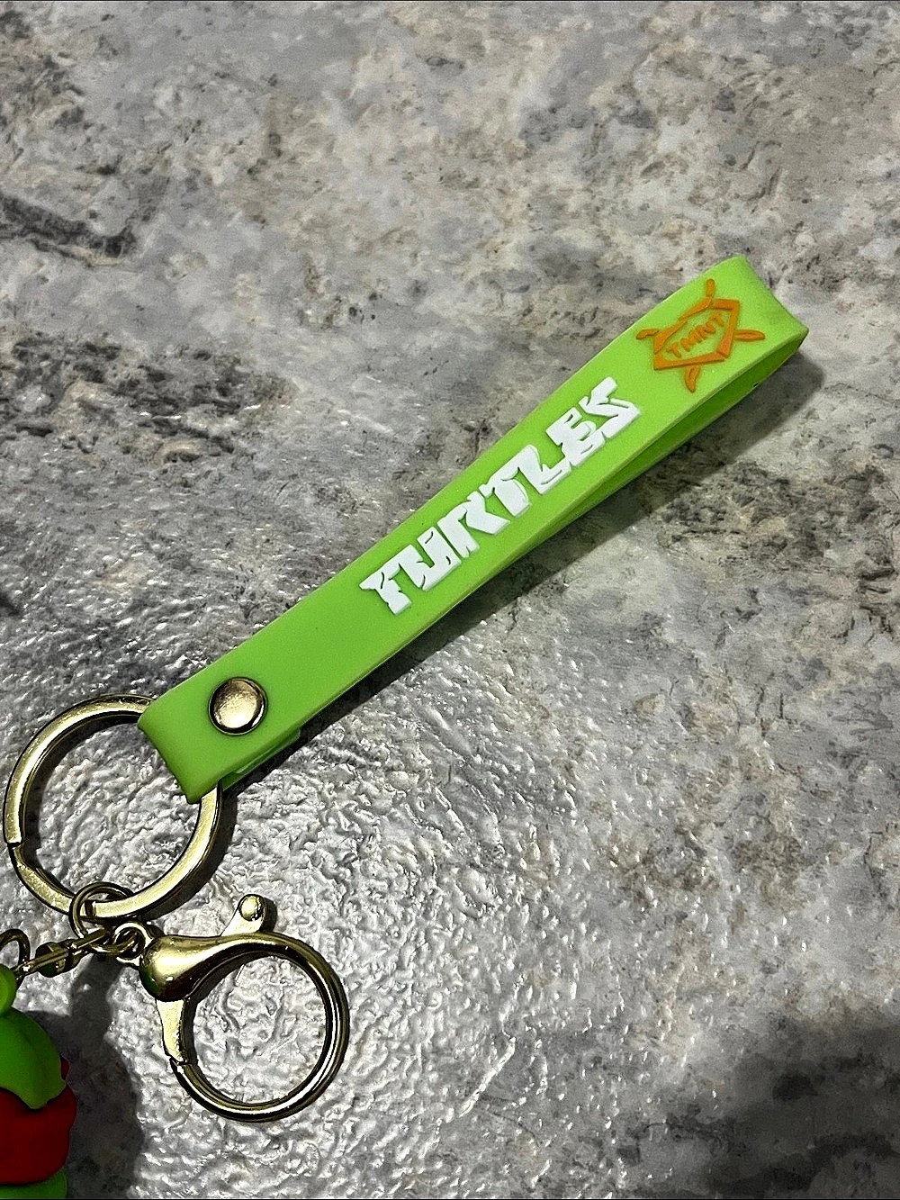TMNT Raphael Keychain - Picture 3 of 5